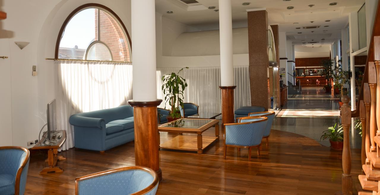 Hotel Reviens Пинамар Экстерьер фото
