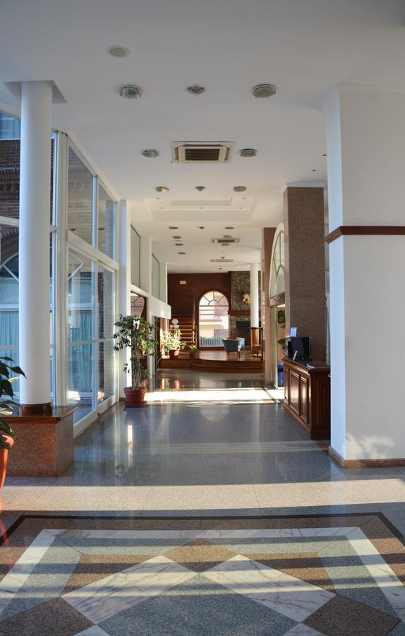Hotel Reviens Пинамар Экстерьер фото